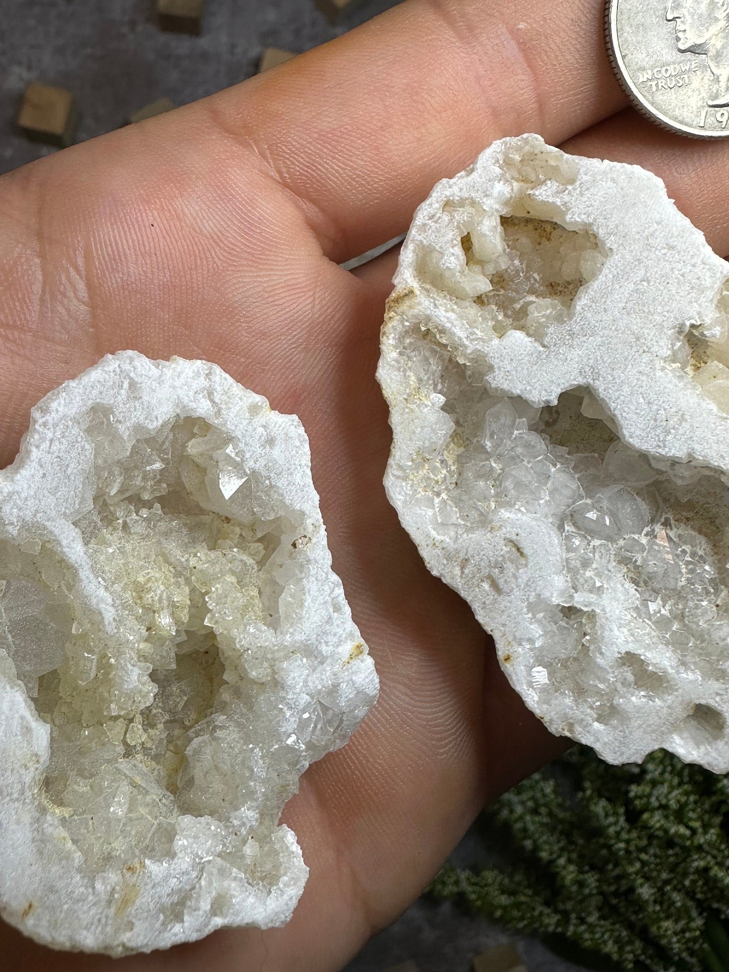 Calcite Crystal Geode Cluster Natural Calcite Crystal Cluster Geode Pre Cut Beautiful Geode Reiki Healing Perfect for Meditation or Gift