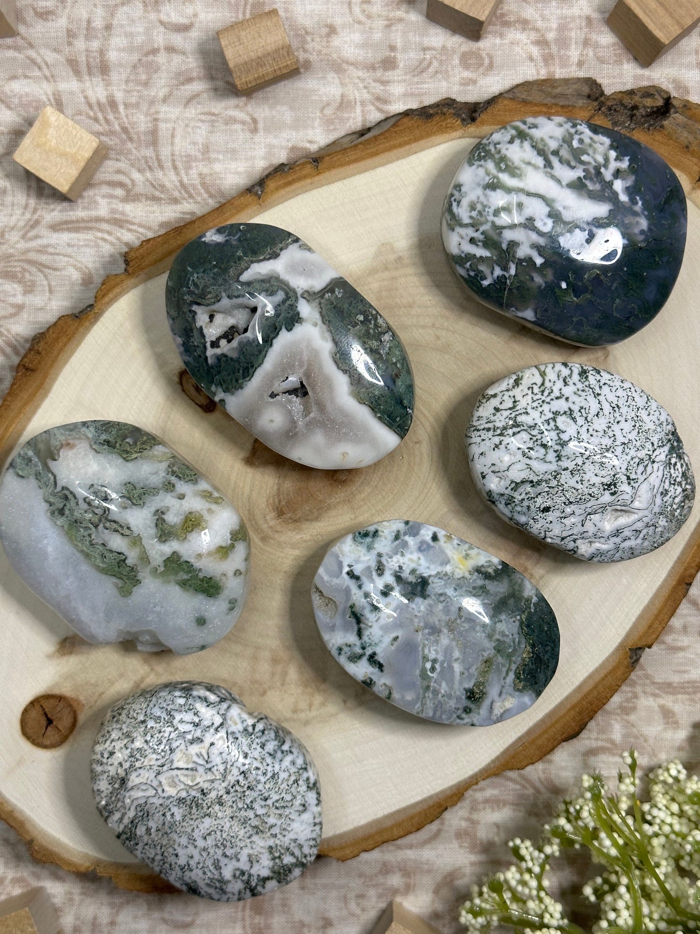 Natural Moss Agate Crystal Palm Stone