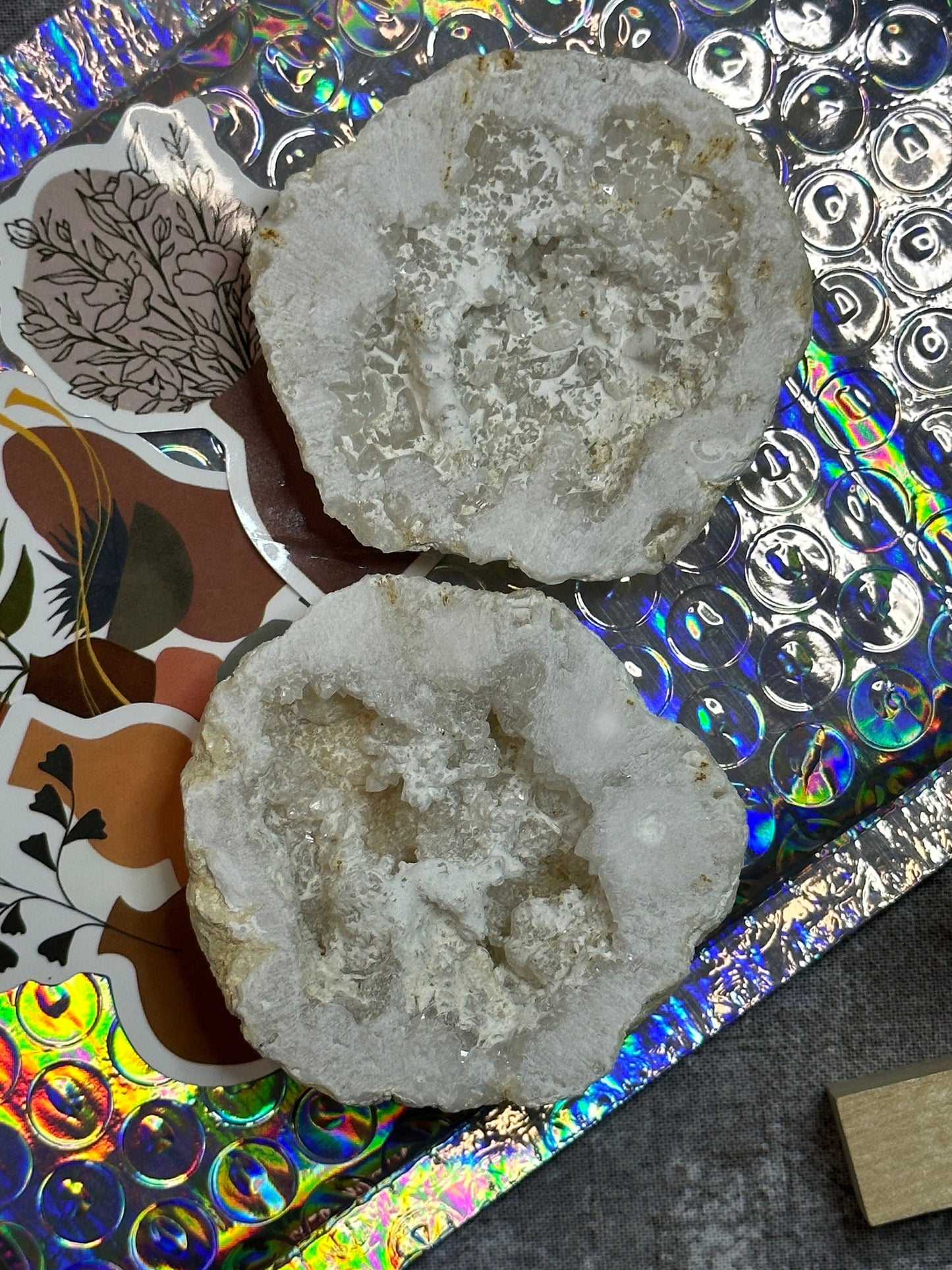 Calcite Crystal Geode Cluster Natural Calcite Crystal Cluster Geode Pre Cut Beautiful Geode Reiki Healing Perfect for Meditation or Gift