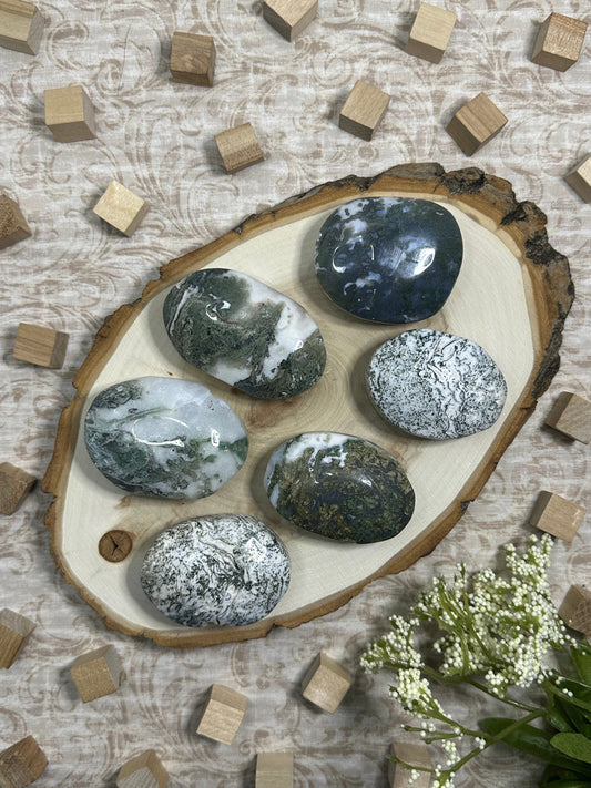 Natural Moss Agate Crystal Palm Stone